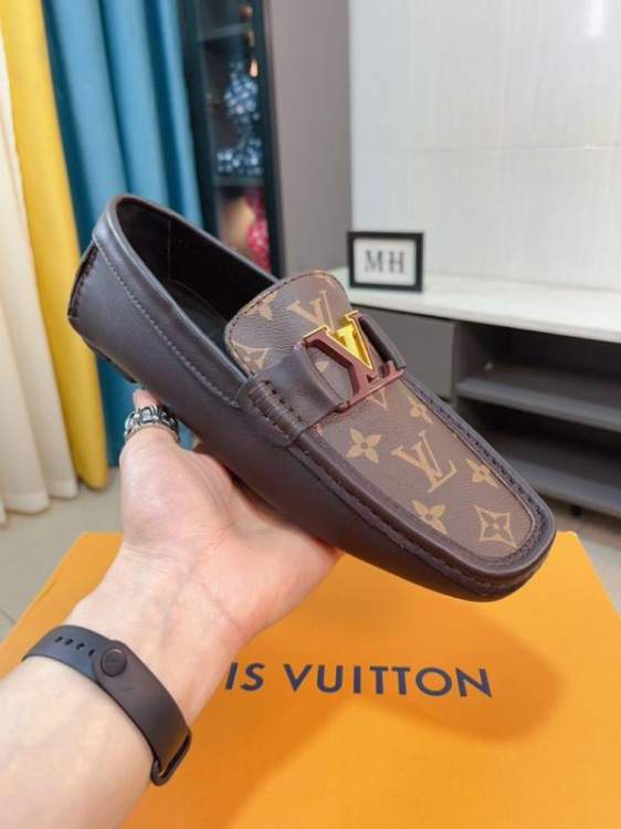 Picture of Louis Vuitton Shoes _SKULVsz38-44mnf041912111